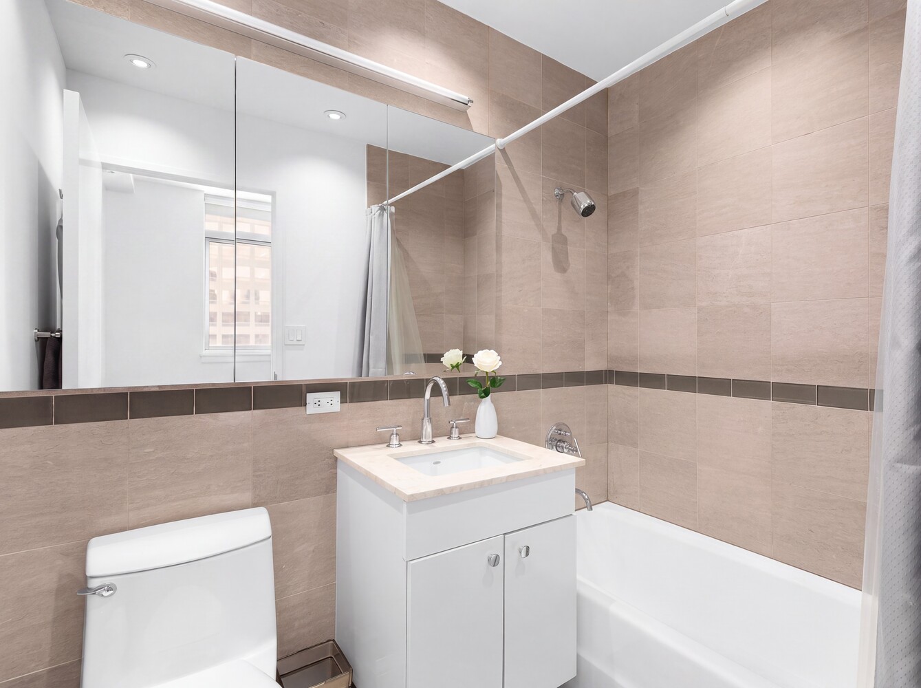 212 E 57TH Street 21A