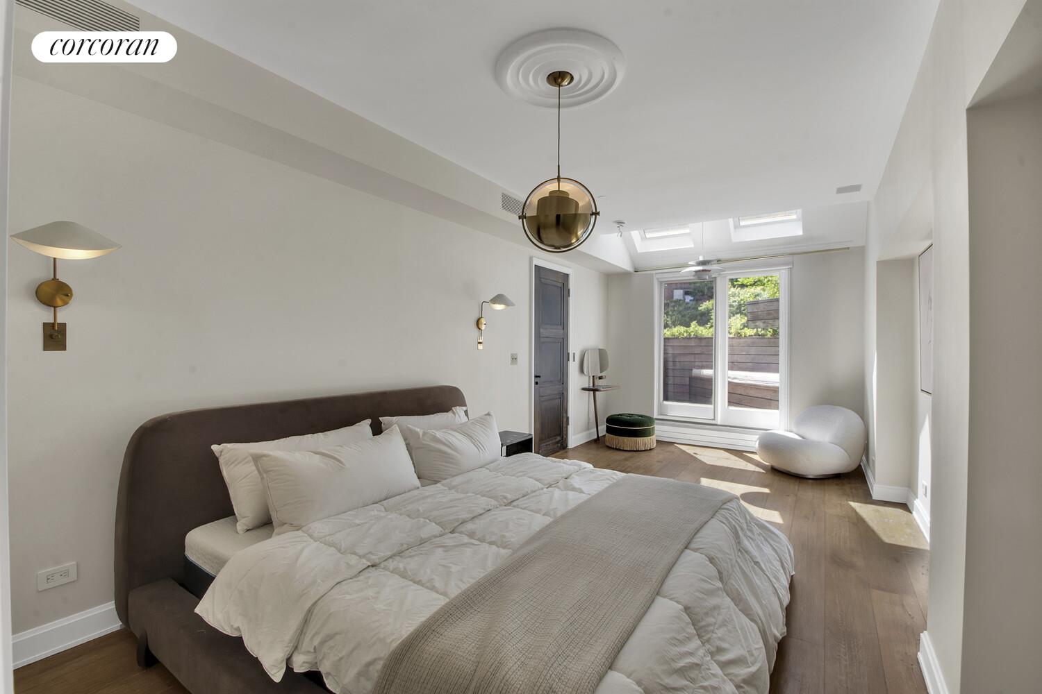 708 GREENWICH Street 4/5F