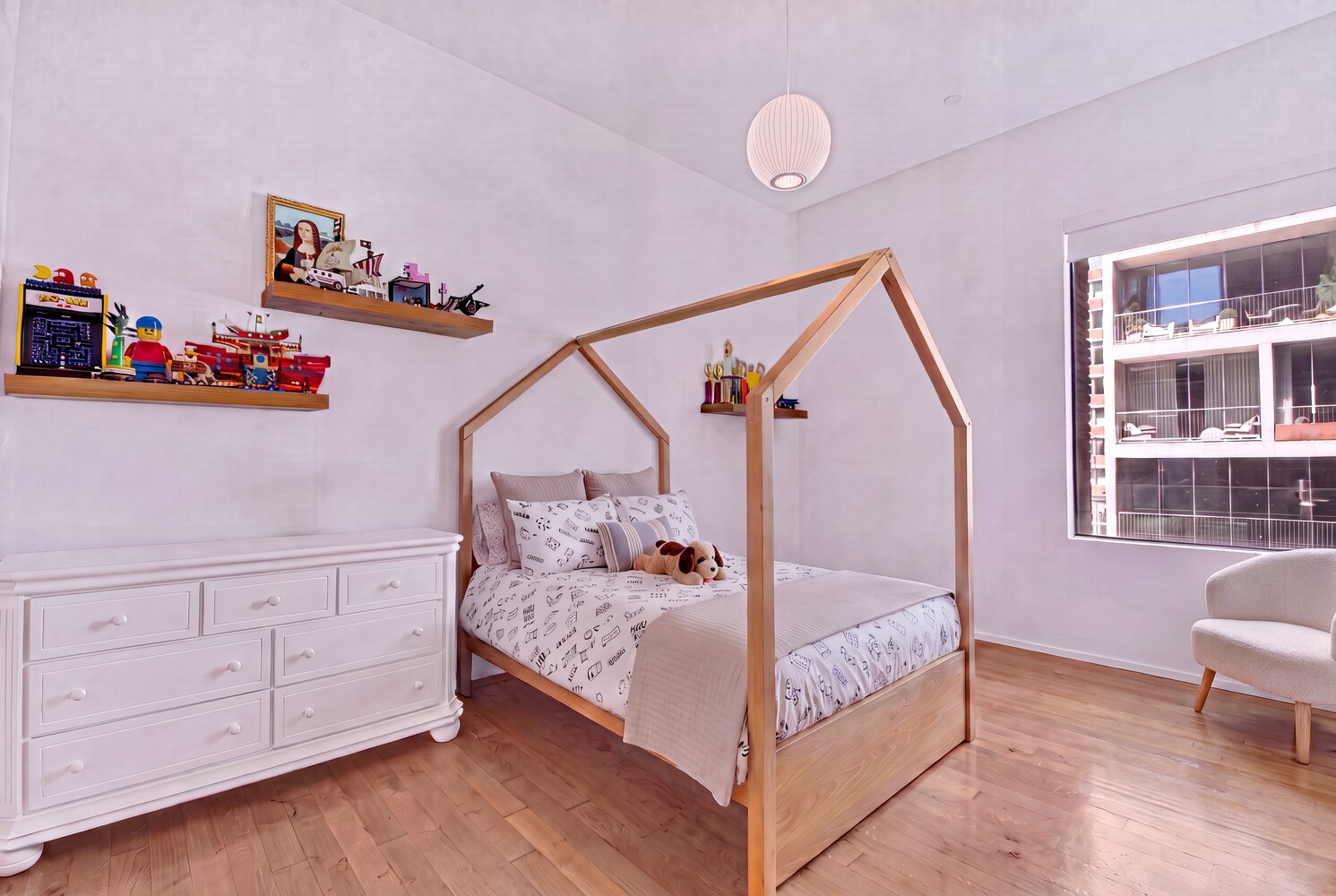 527 W 27TH Street 5S