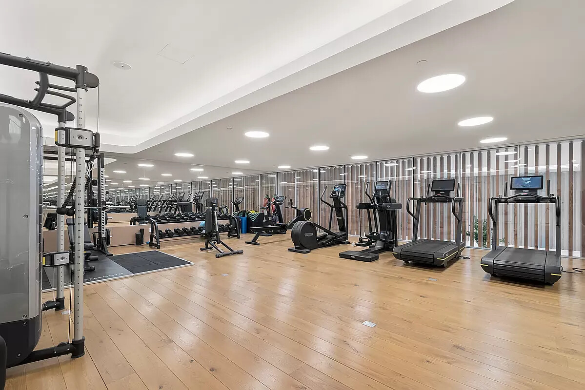 527 W 27TH Street 5S