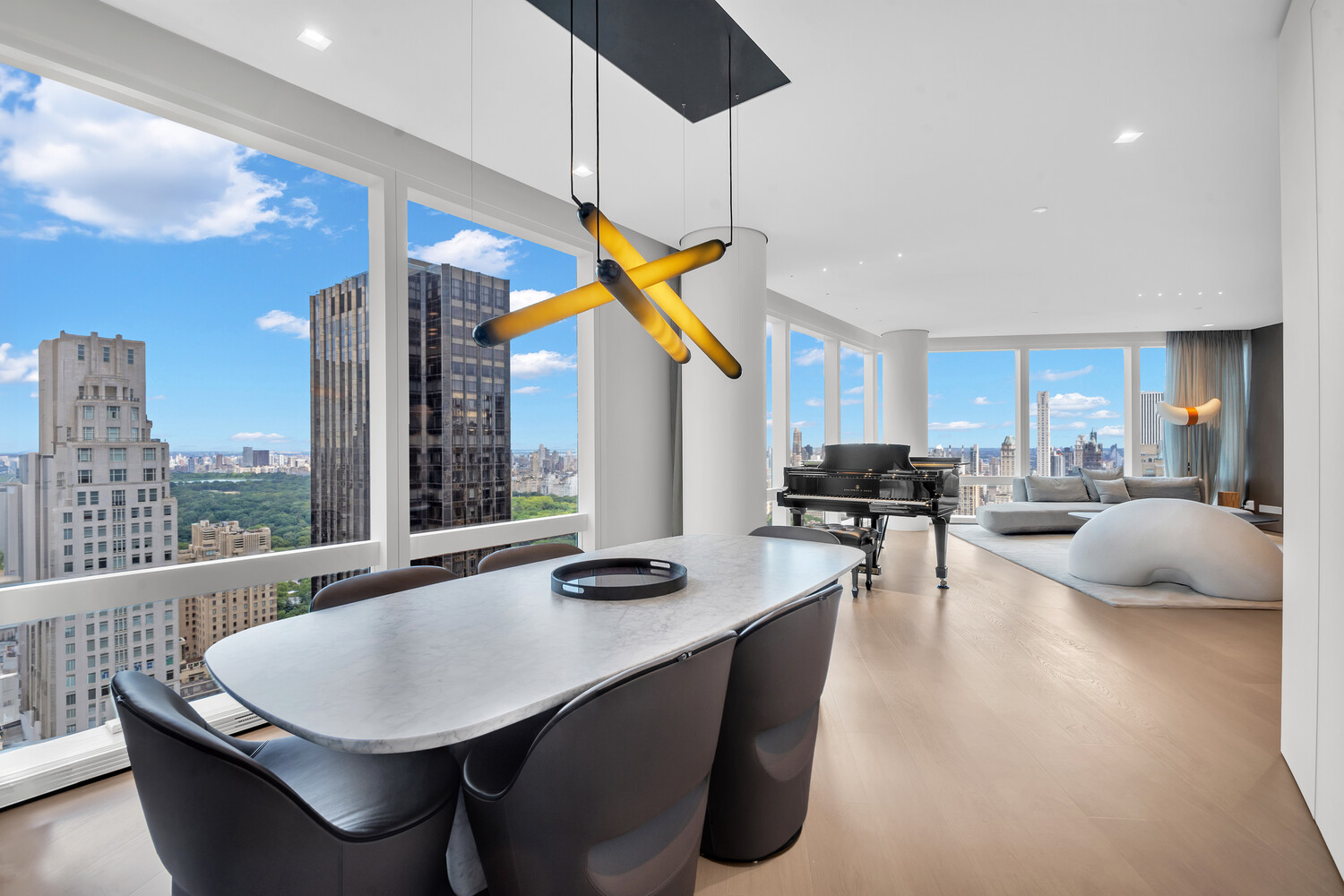 25 COLUMBUS Circle 60AG