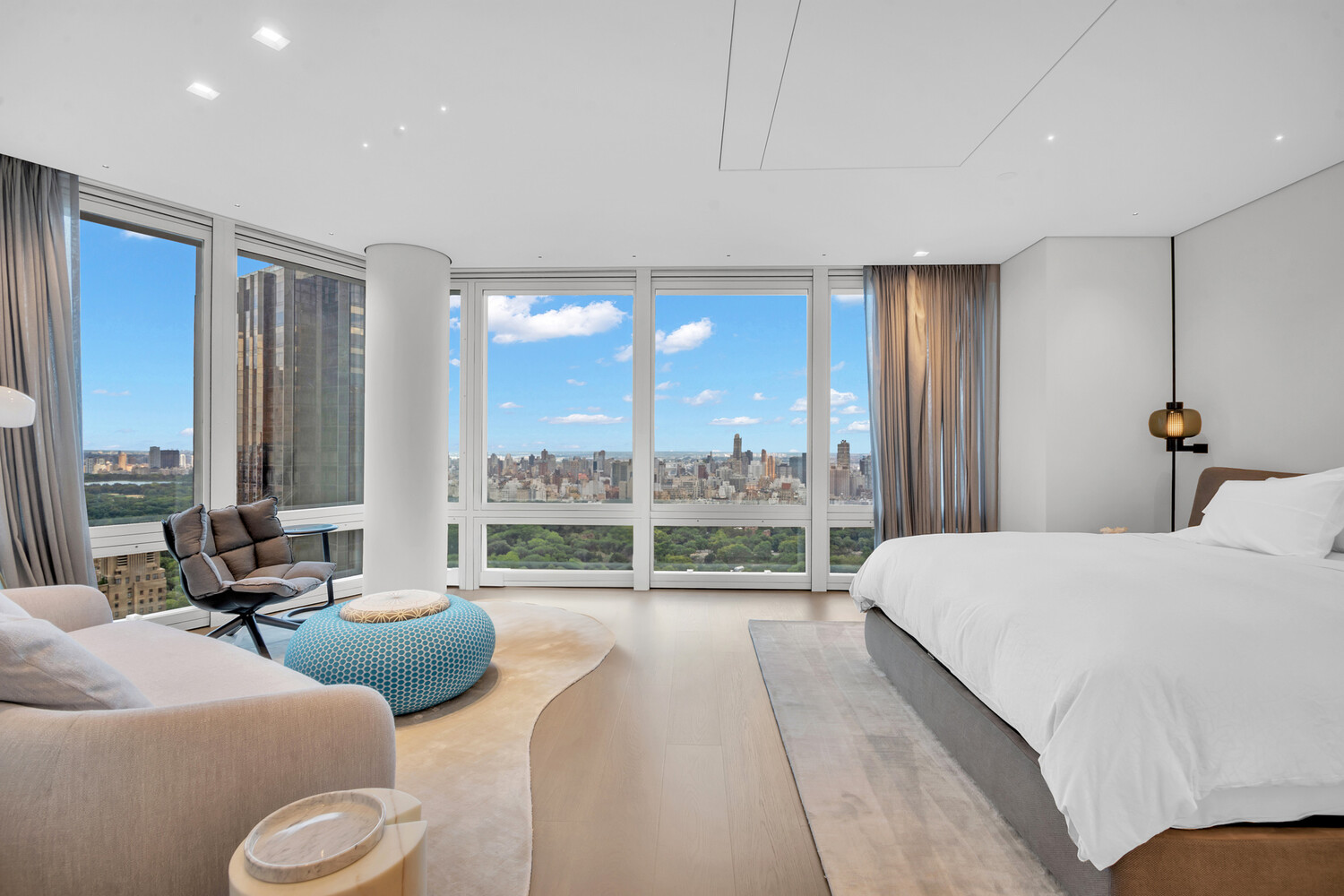 25 COLUMBUS Circle 60AG