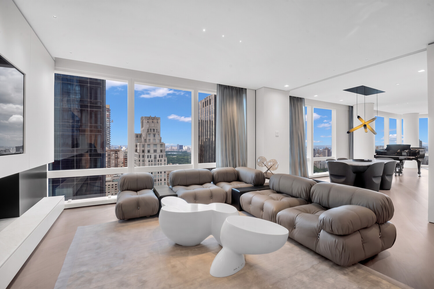 25 COLUMBUS Circle 60AG