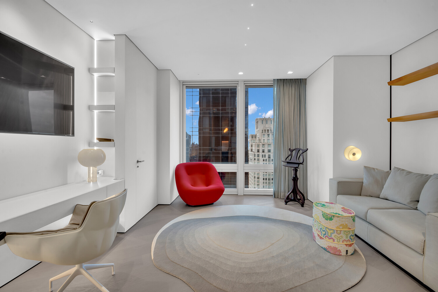 25 COLUMBUS Circle 60AG