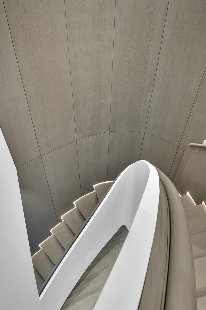 25 COLUMBUS Circle 60AG