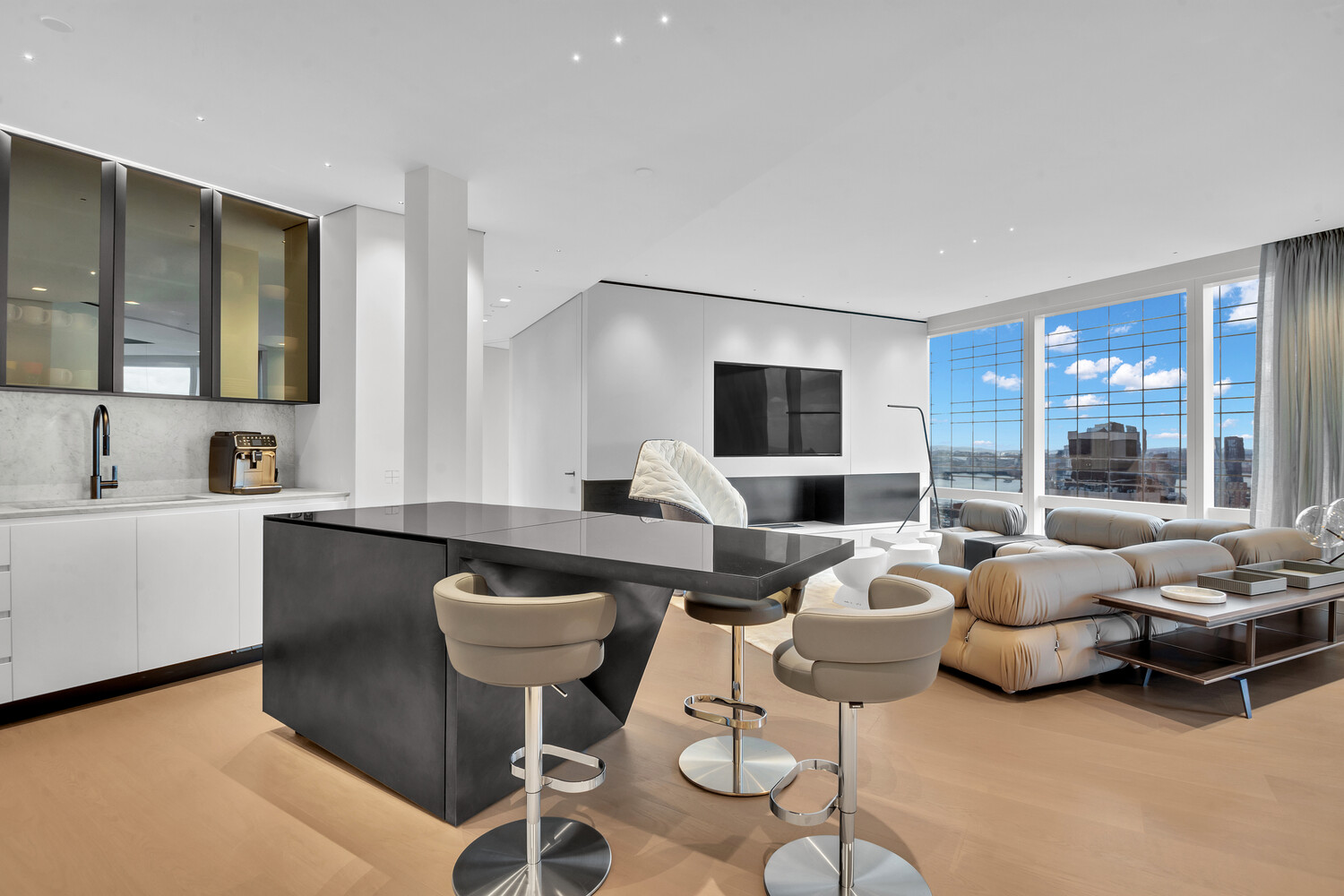 25 COLUMBUS Circle 60AG