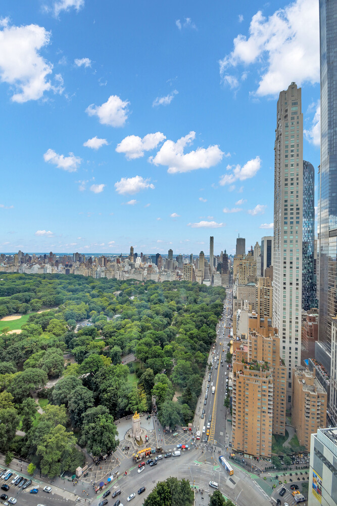 25 COLUMBUS Circle 60AG