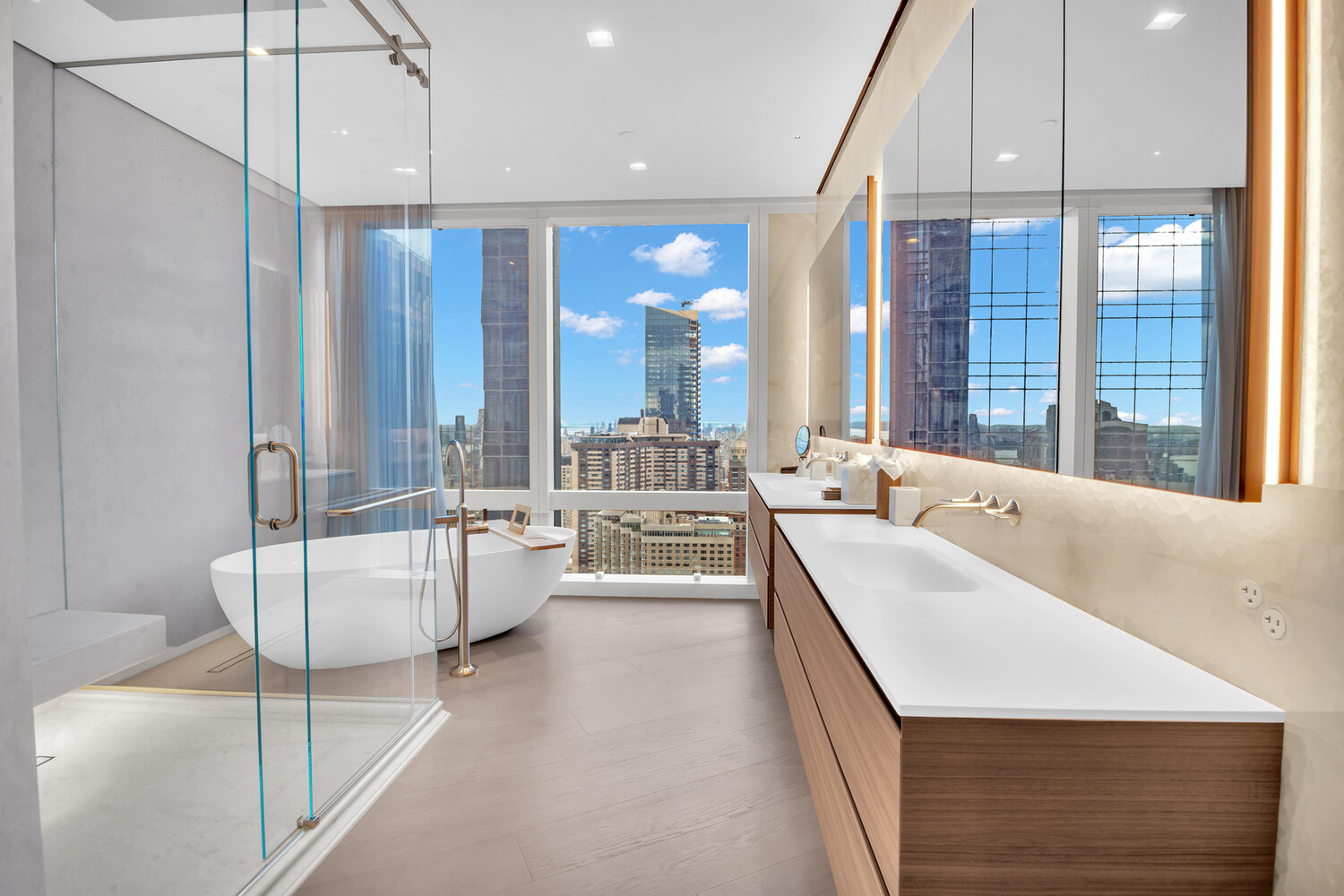 25 COLUMBUS Circle 60AG