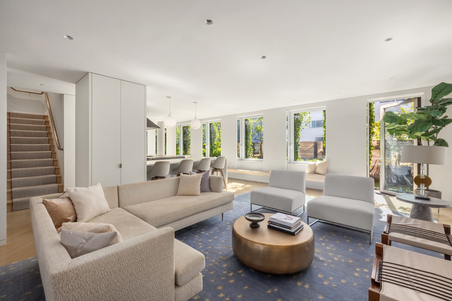 37 WARREN Street PHCD