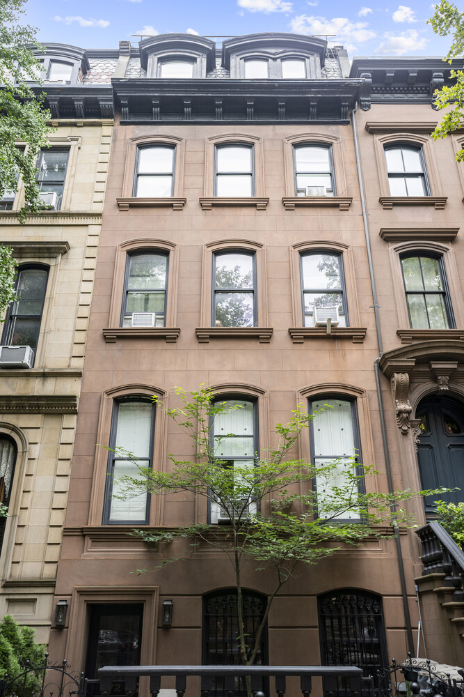 72 PERRY Street 4B