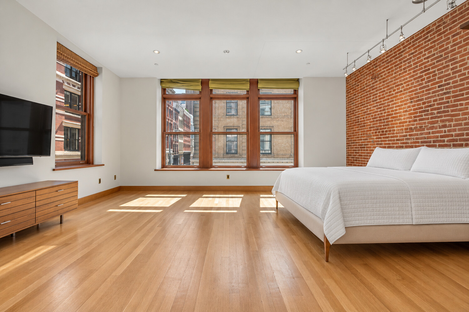 104 GRAND Street 1