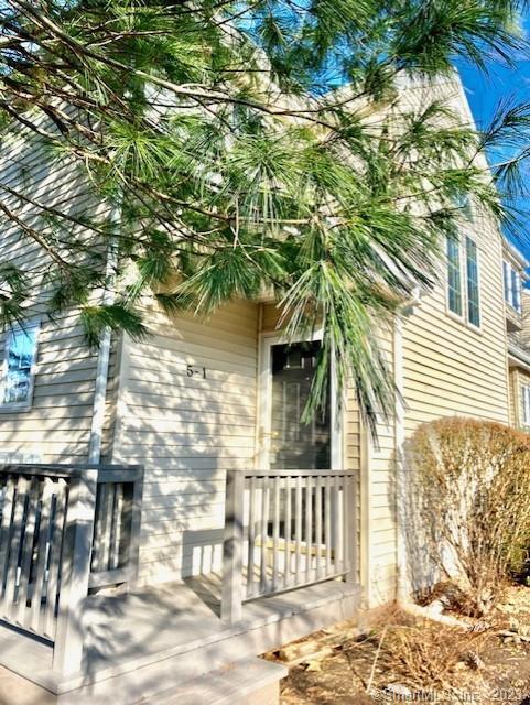 5 West Meadow Lane 1
