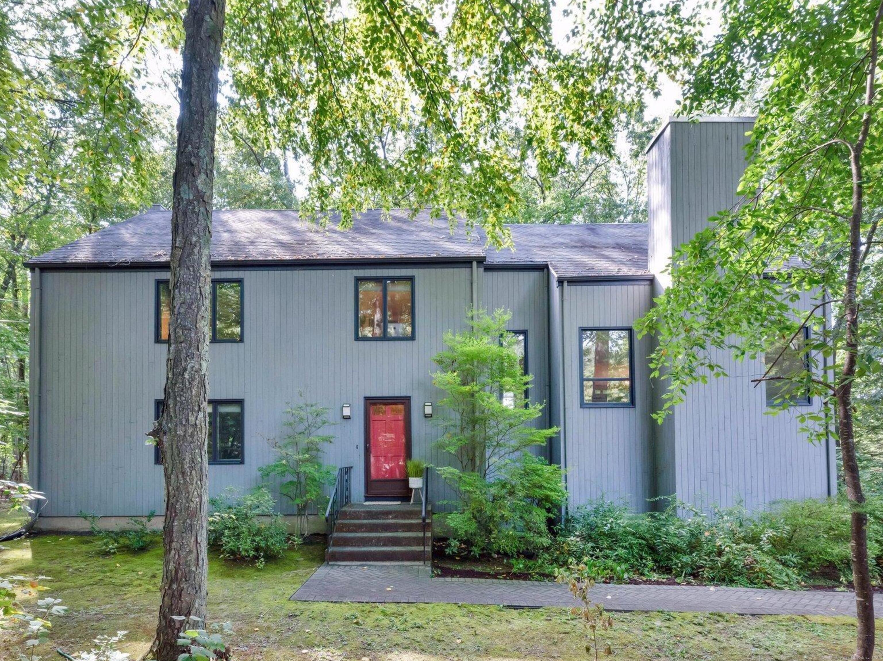 15 Surrey Lane