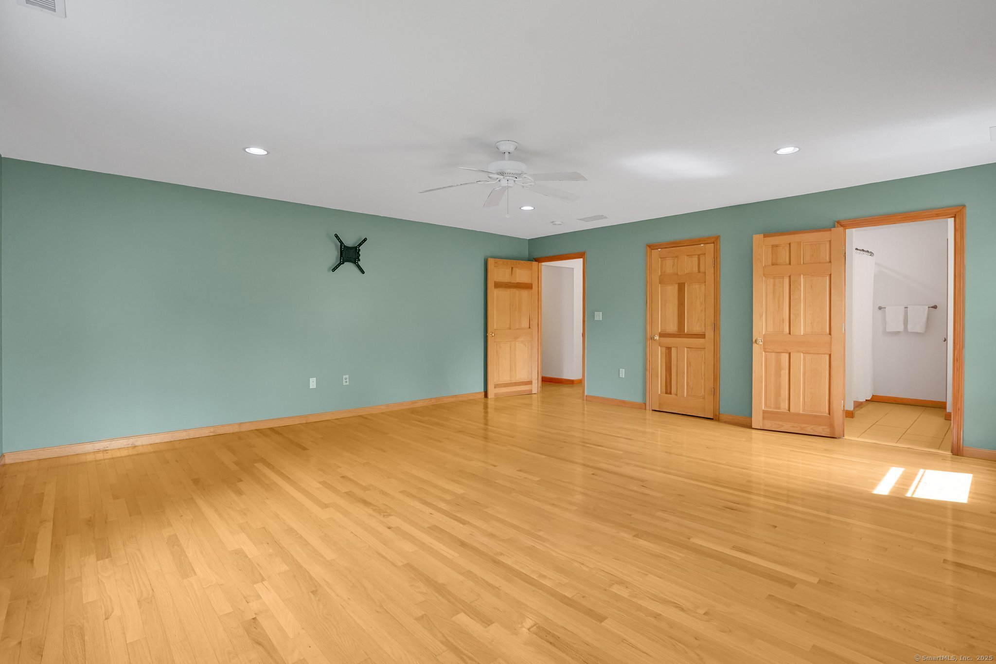 228 North Granby Road