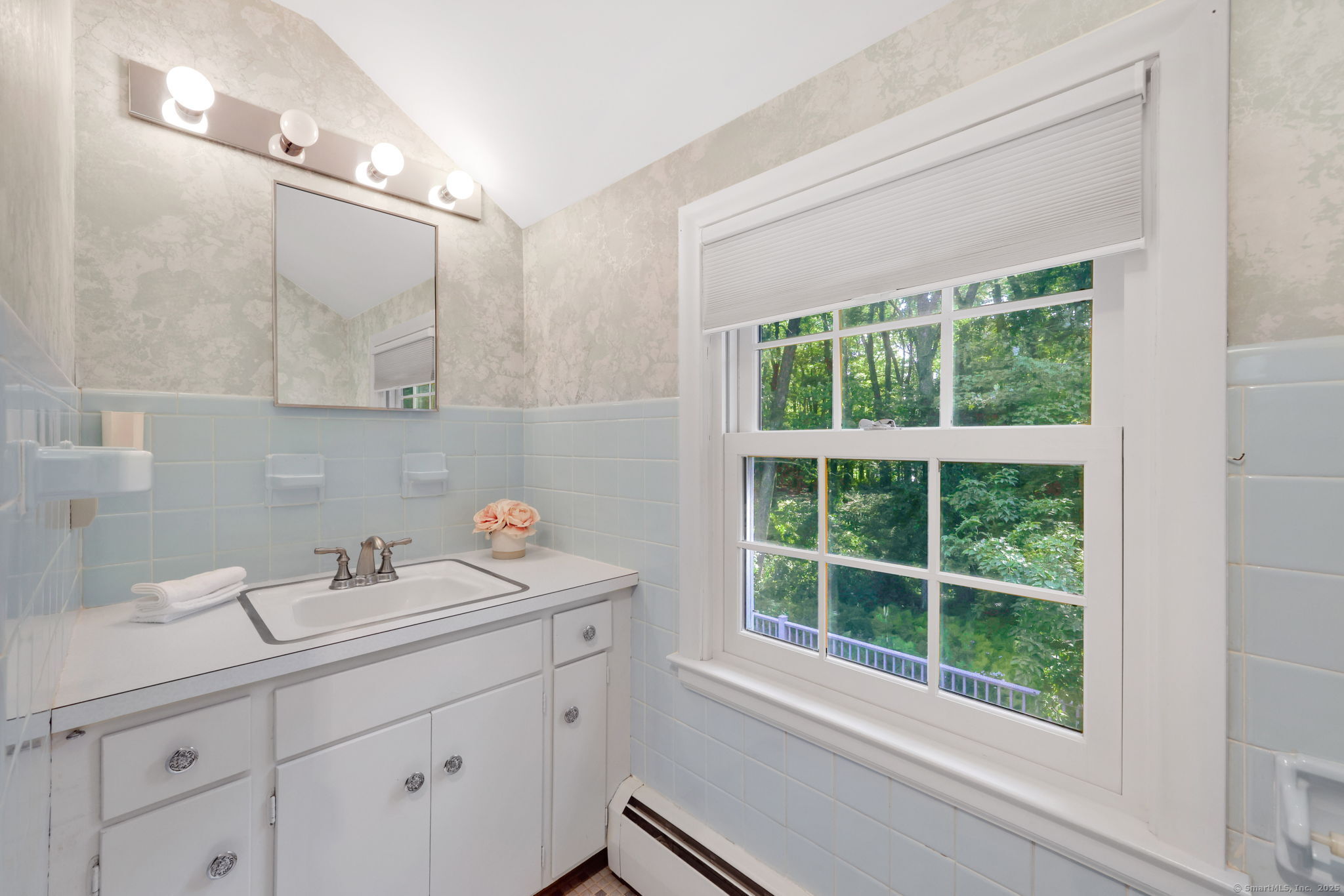 25 Highwood Drive