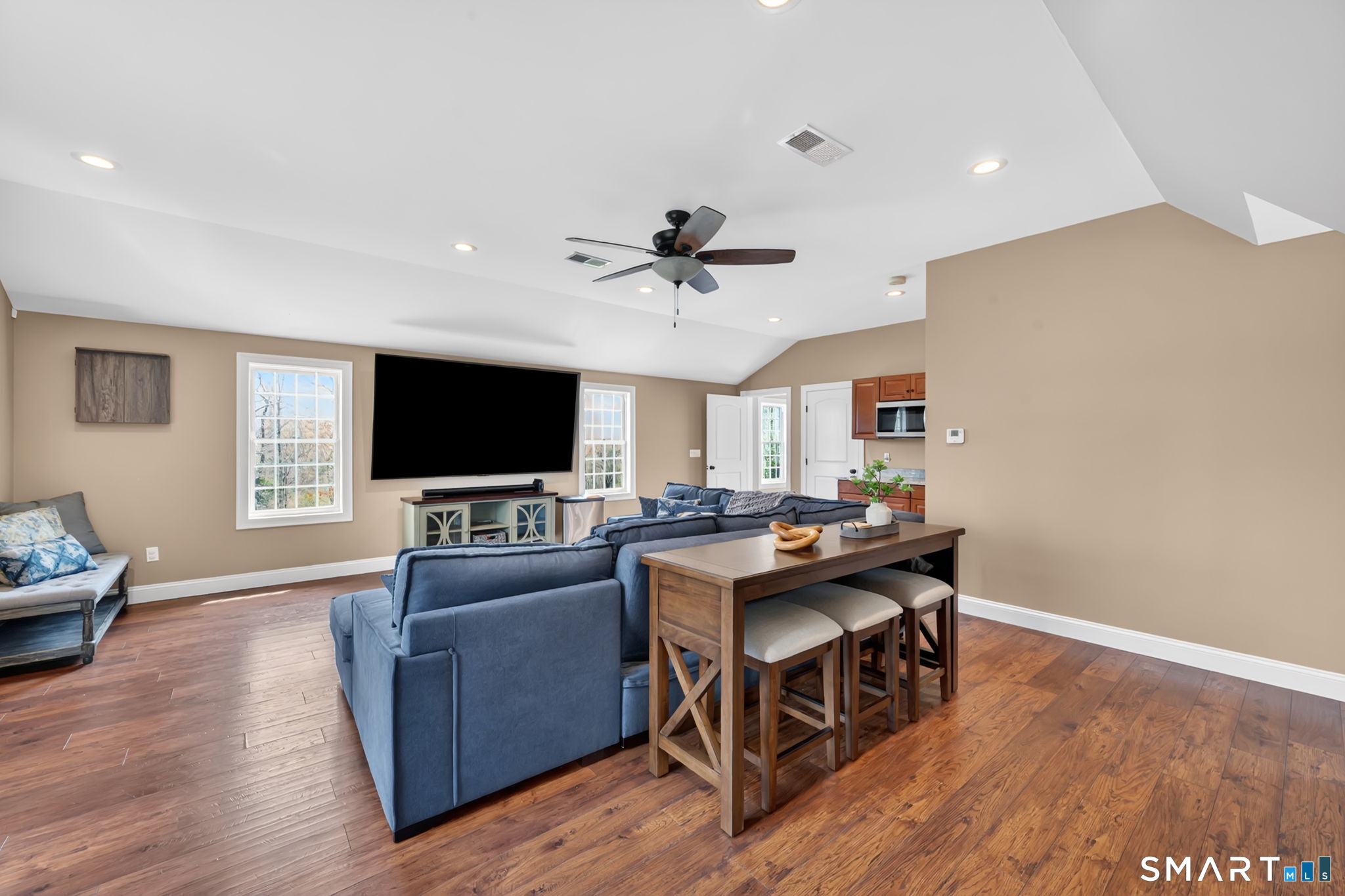 6 Eastview Drive