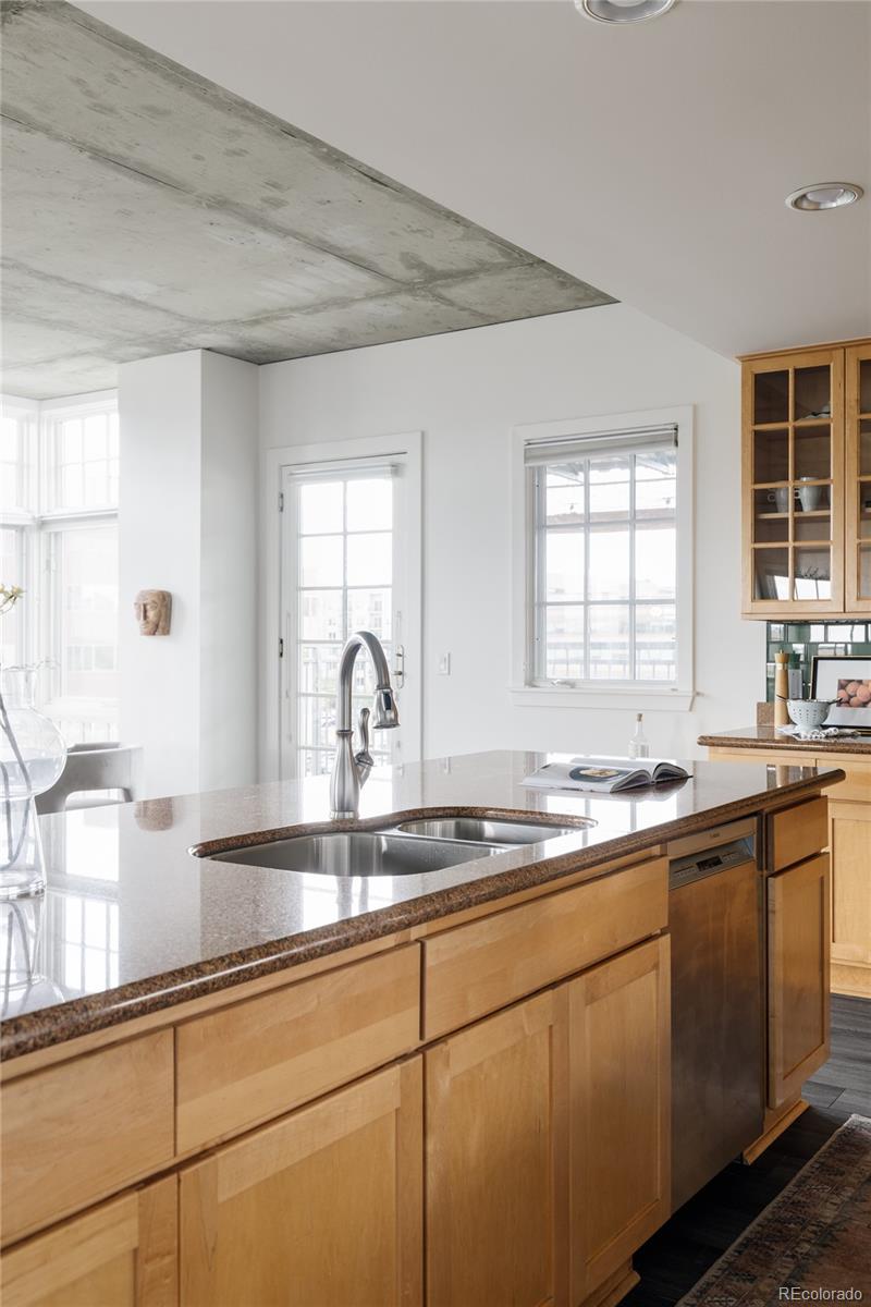 275 S Harrison Street Unit: 501