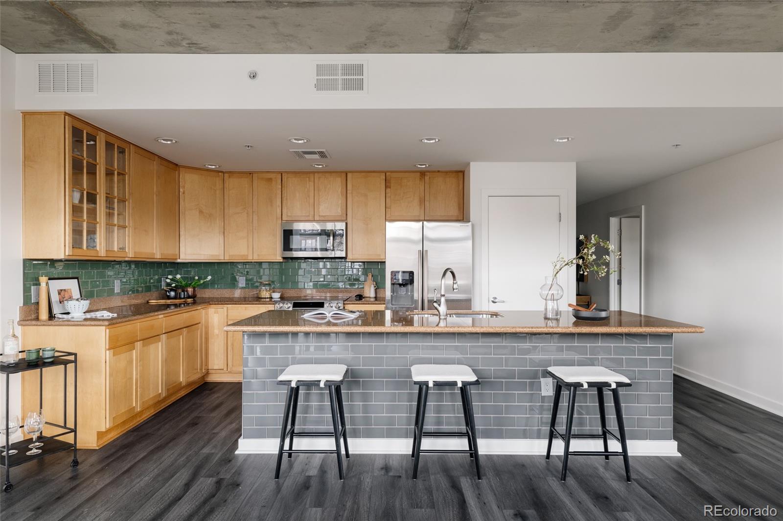 275 S Harrison Street Unit: 501