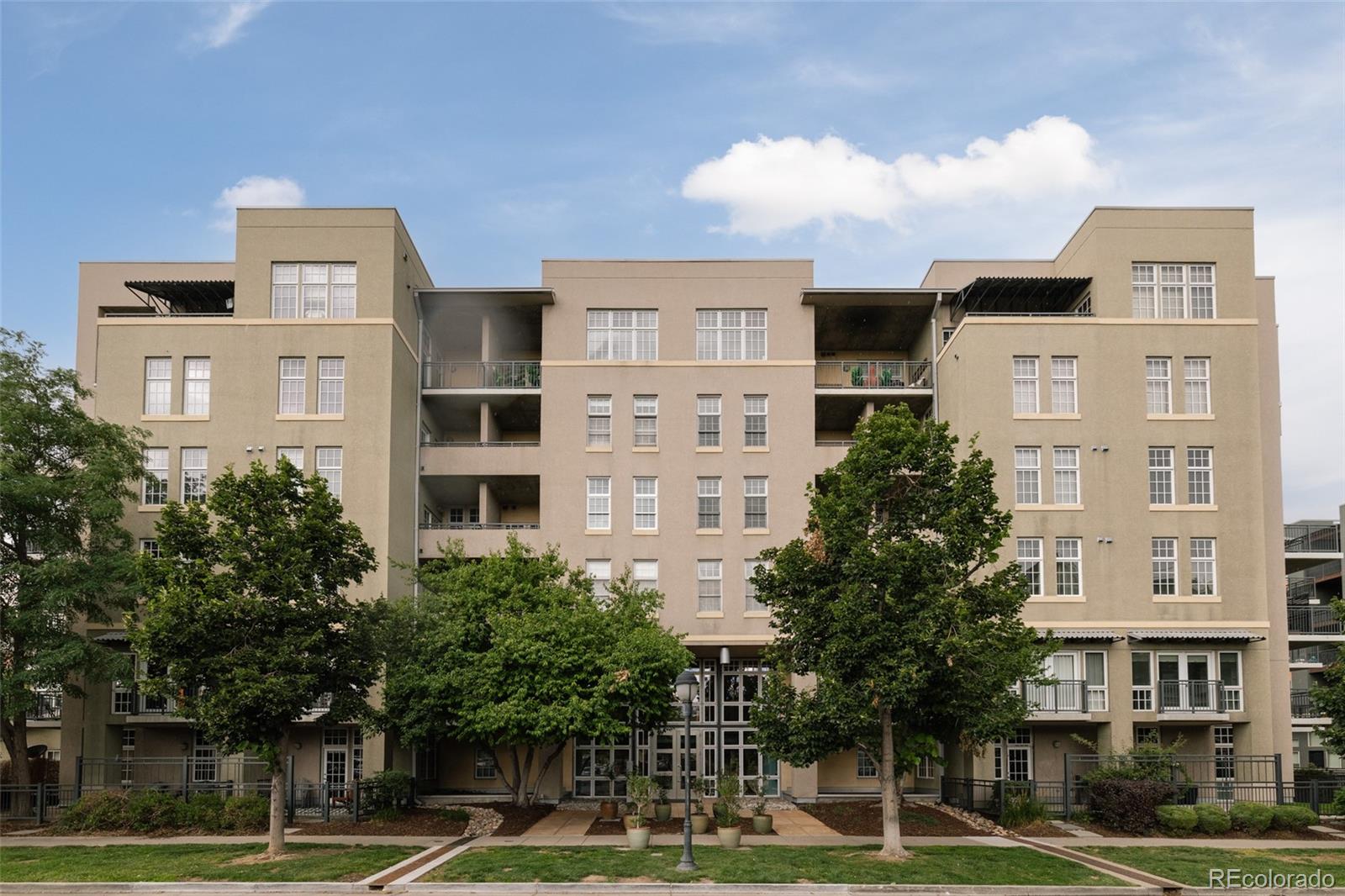 275 S Harrison Street Unit: 501