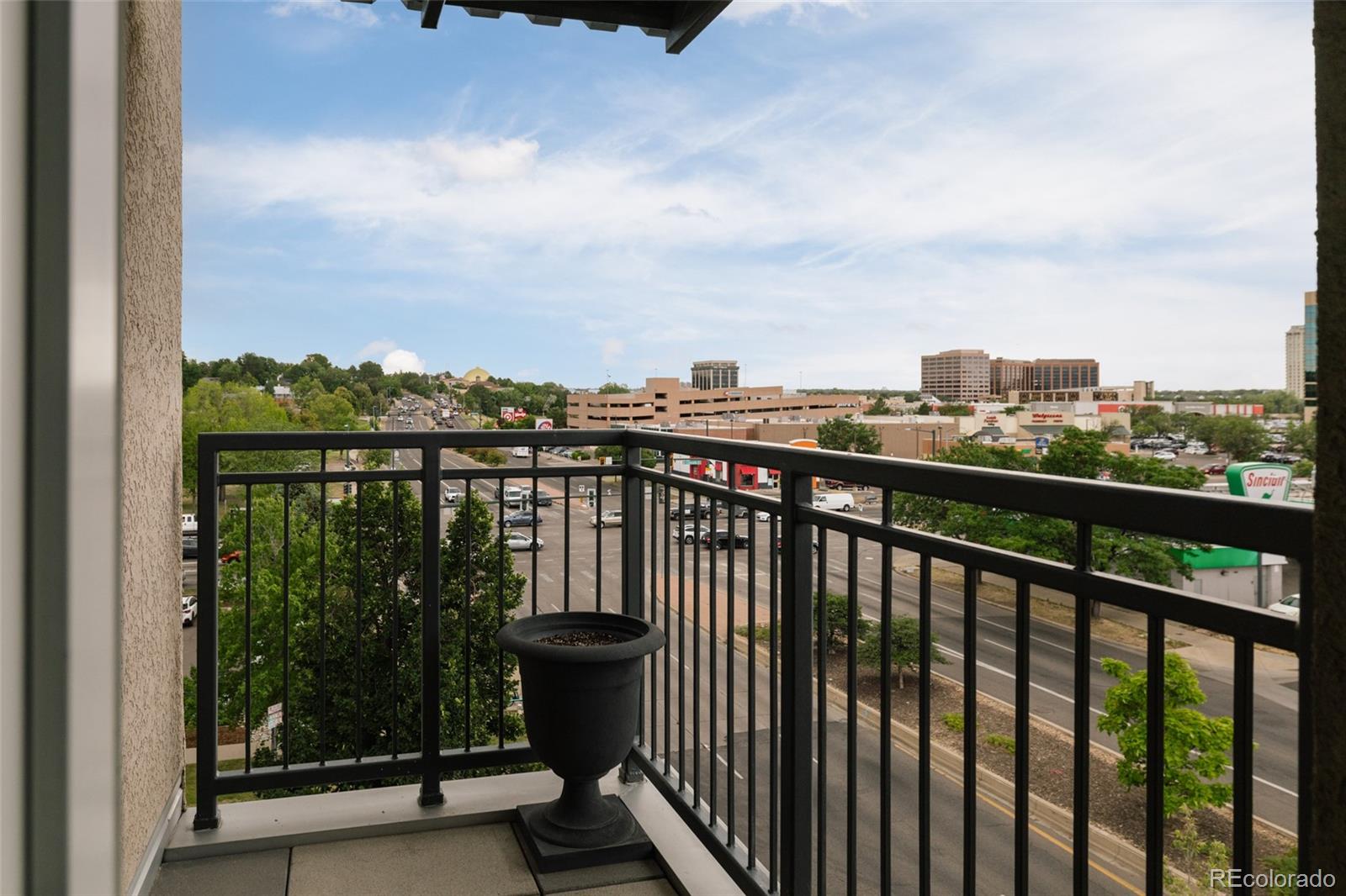 275 S Harrison Street Unit: 501