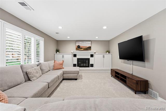 7603 S Madison Circle