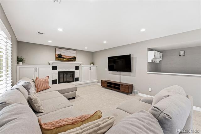 7603 S Madison Circle