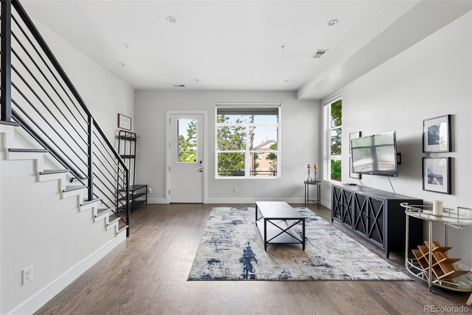 1187 S Navajo Street