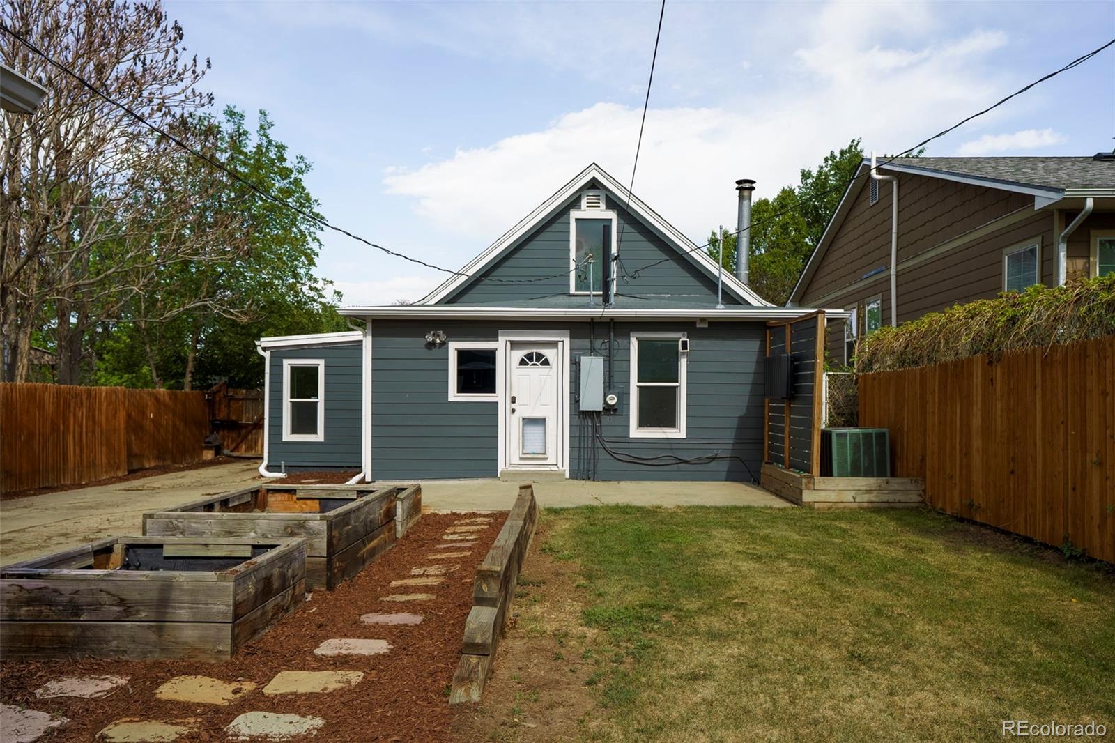 61 S Hooker Street