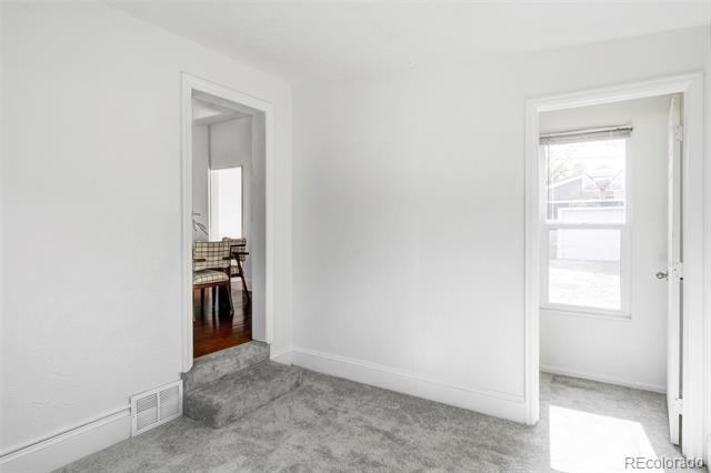 61 S Hooker Street