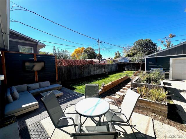 61 S Hooker Street
