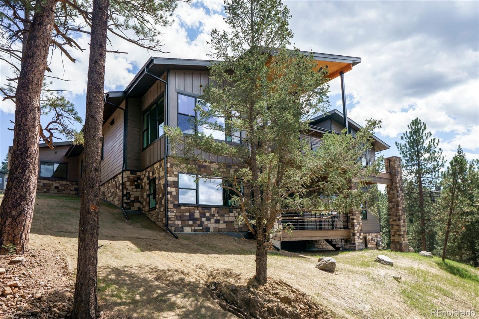 5197 Mountain Vista Lane