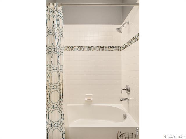 9138 E 35th Place