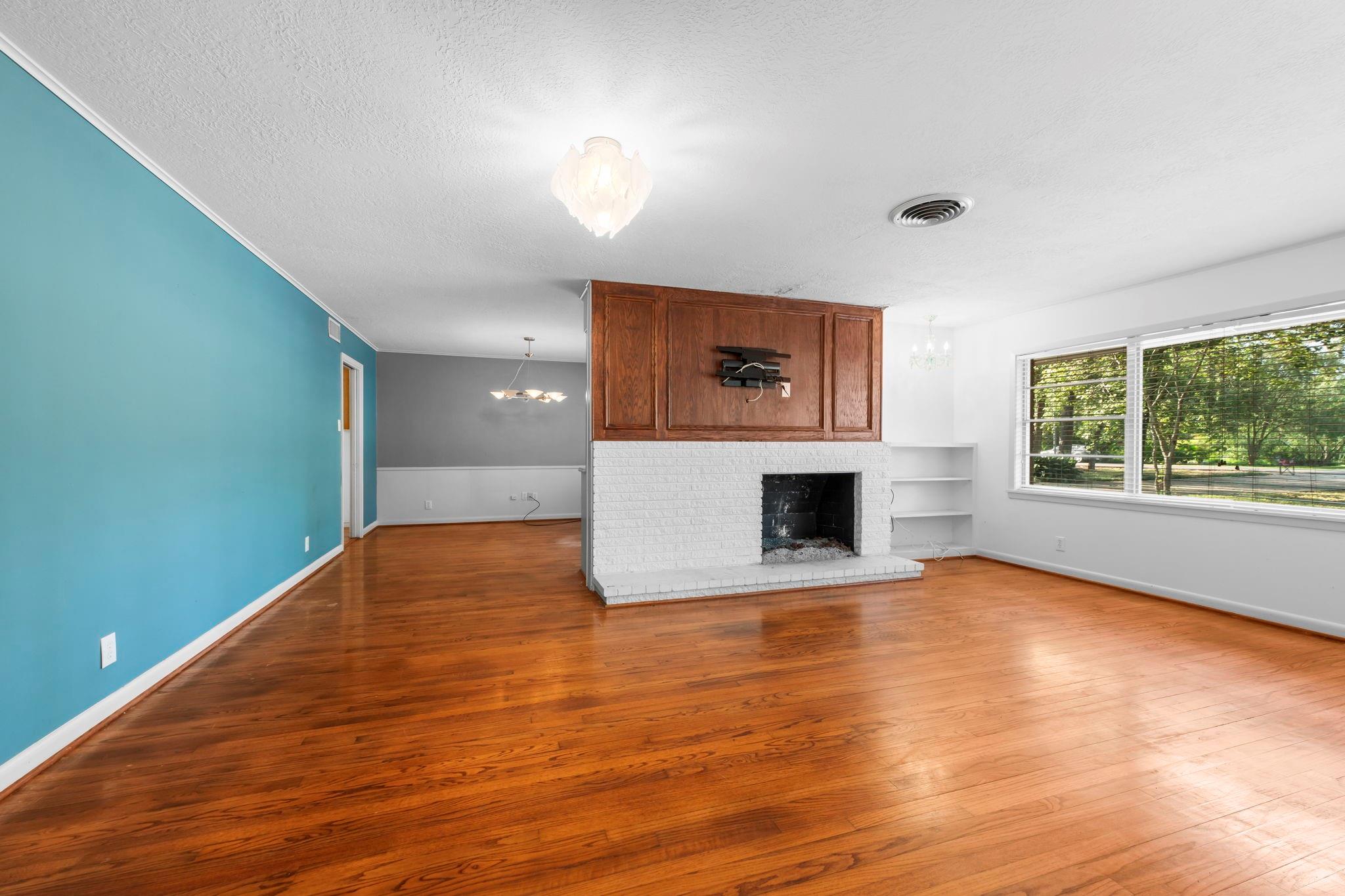 9821 Shadow Wood Drive