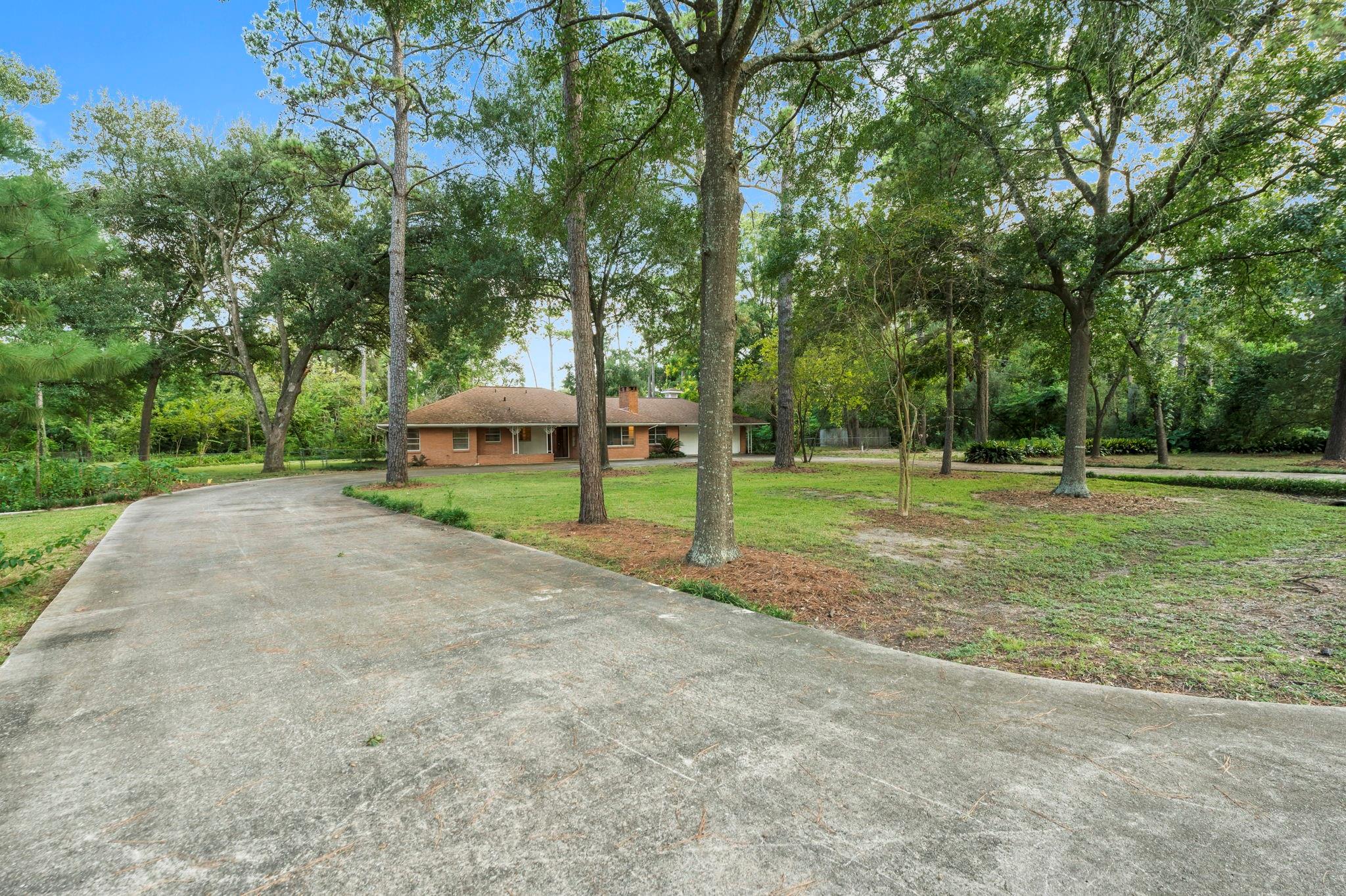 9821 Shadow Wood Drive