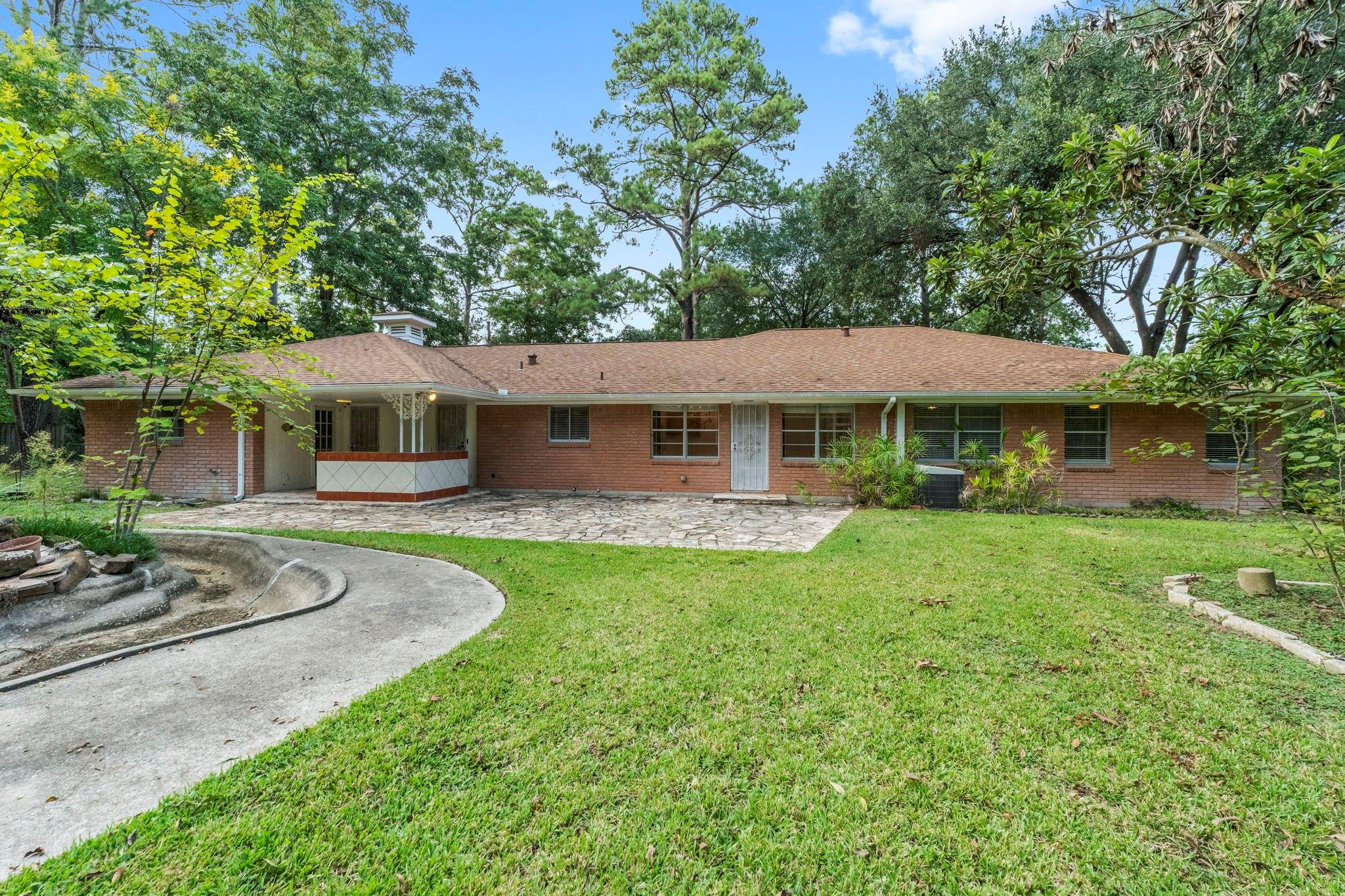 9821 Shadow Wood Drive