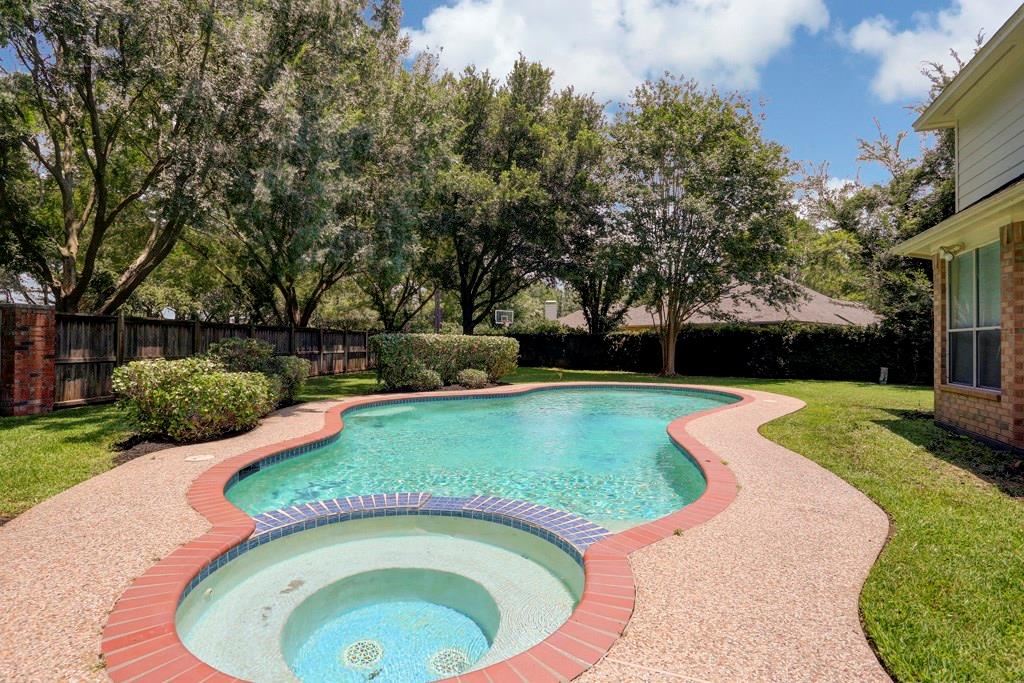 18042 Somerset Knolls