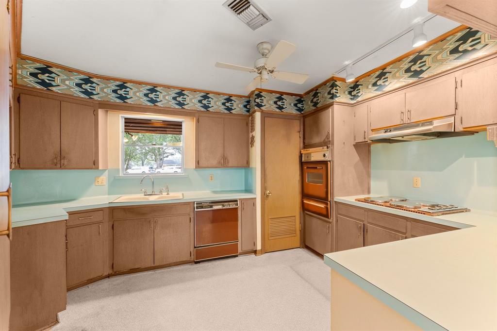 9809 Neuens Road