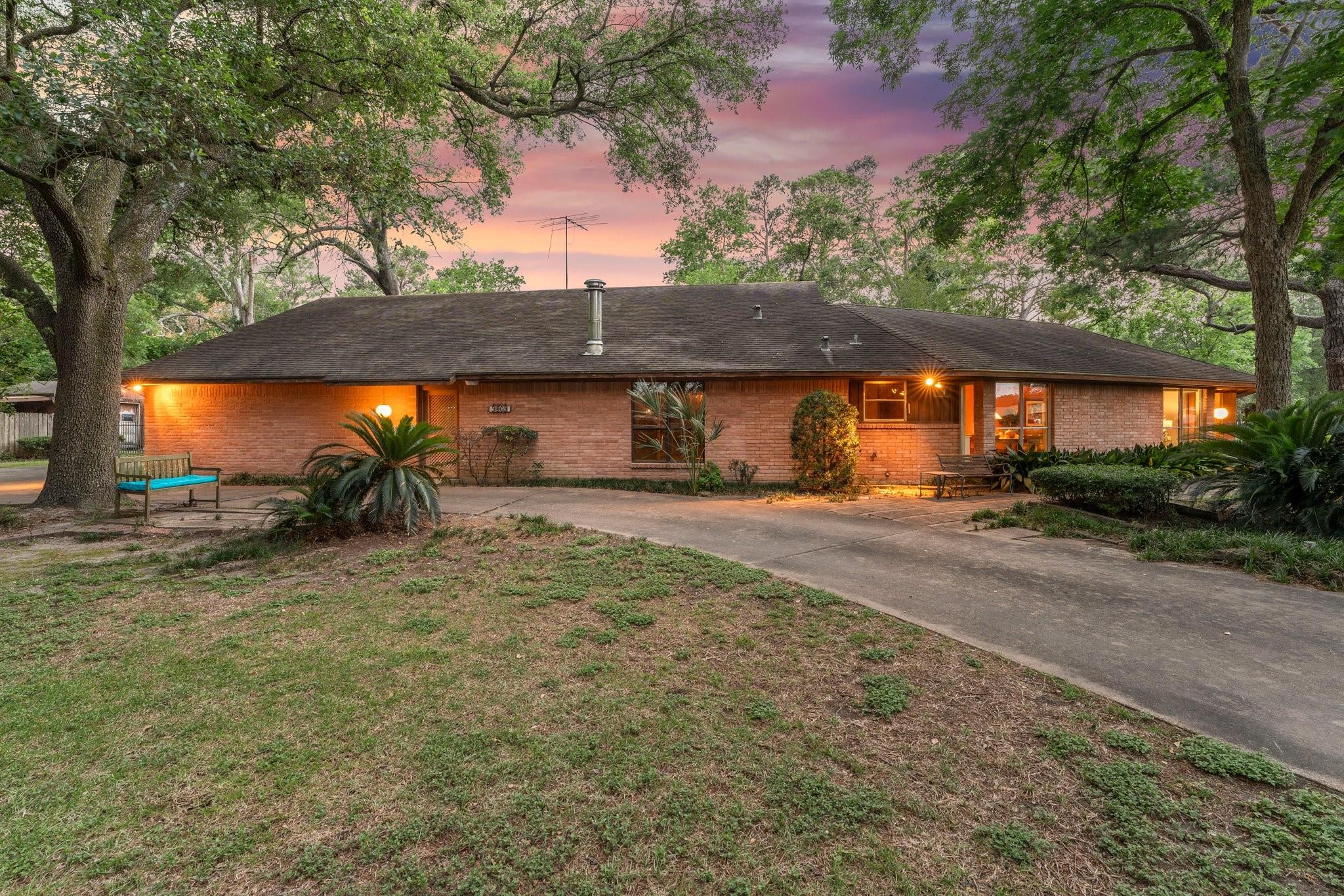 9809 Neuens Road