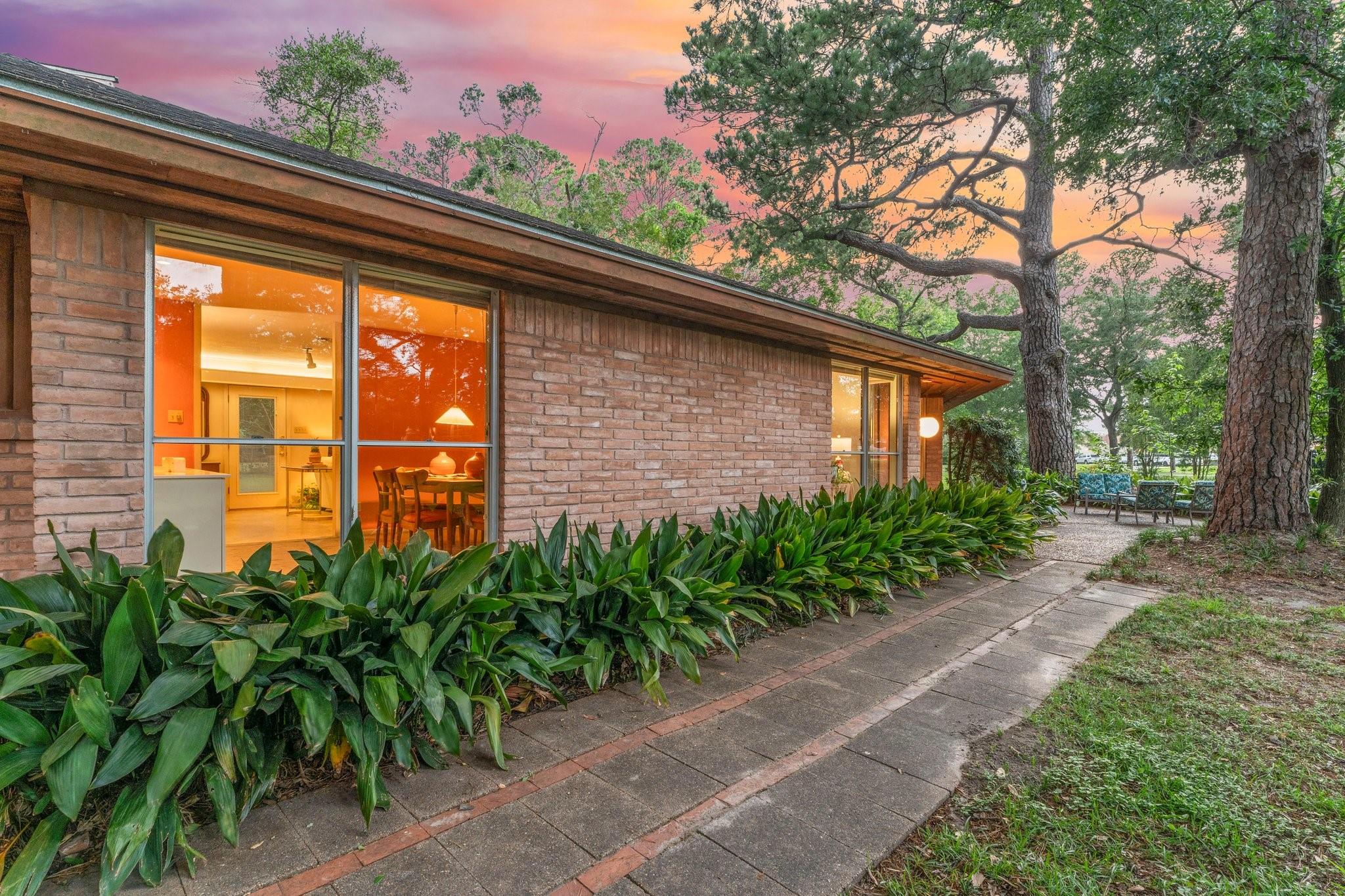 9809 Neuens Road
