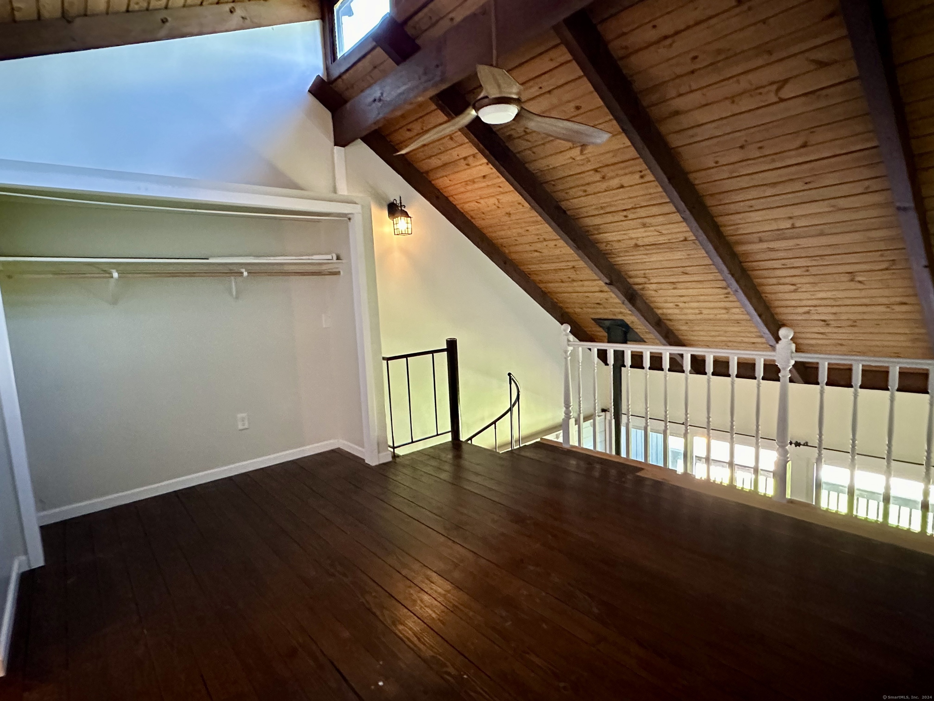 15 Country Squire Drive N
