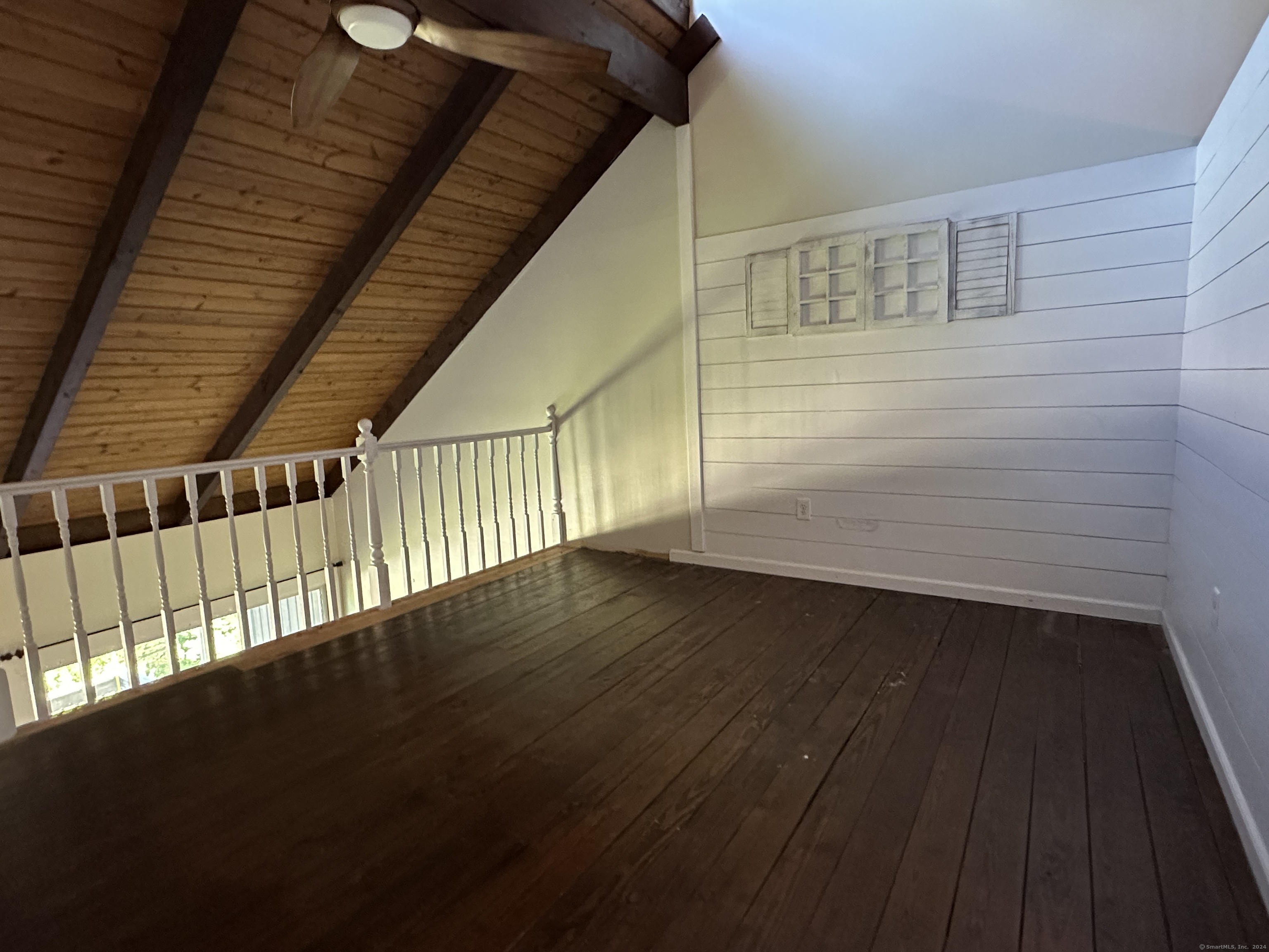 15 Country Squire Drive N