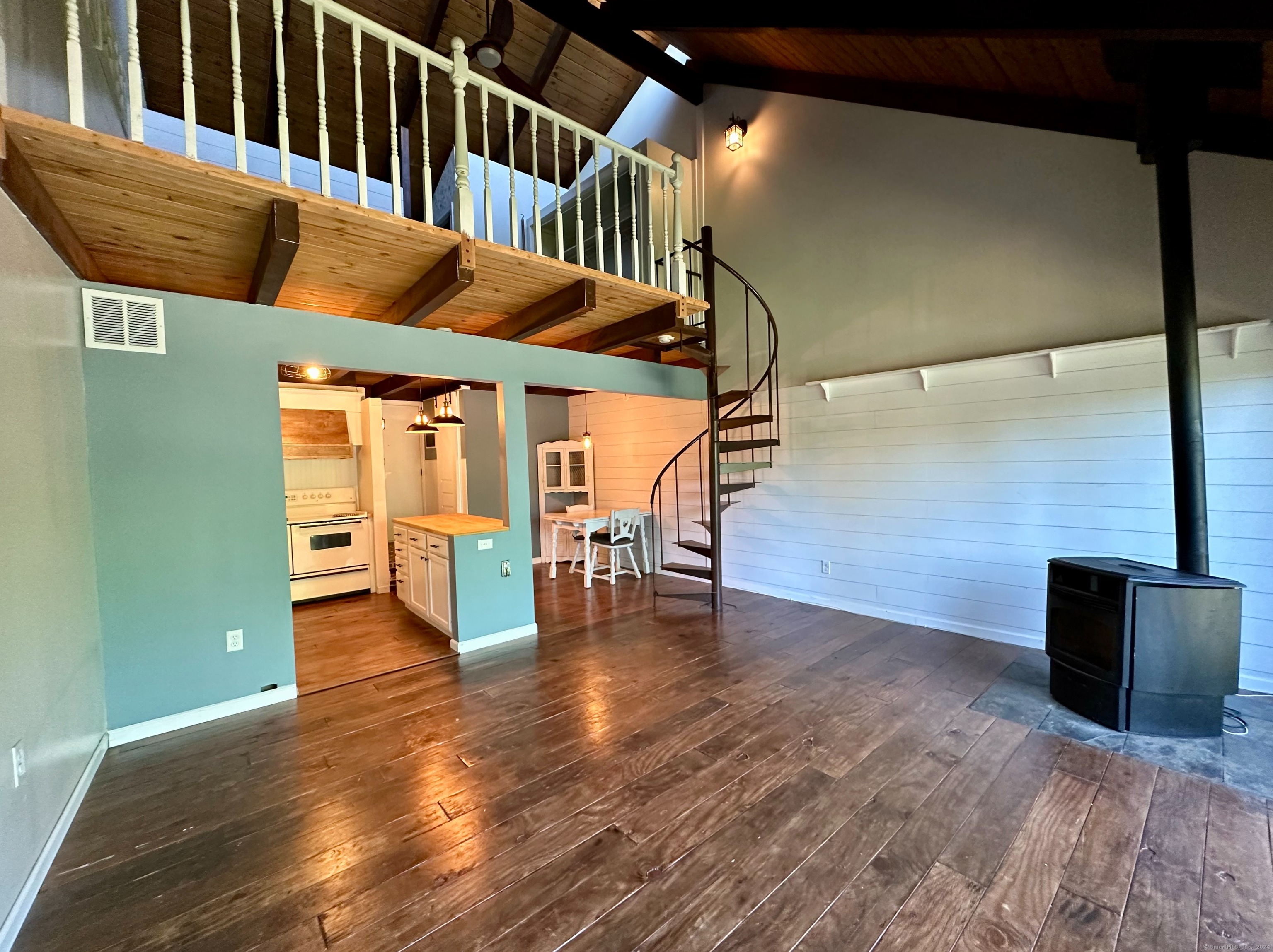 15 Country Squire Drive N