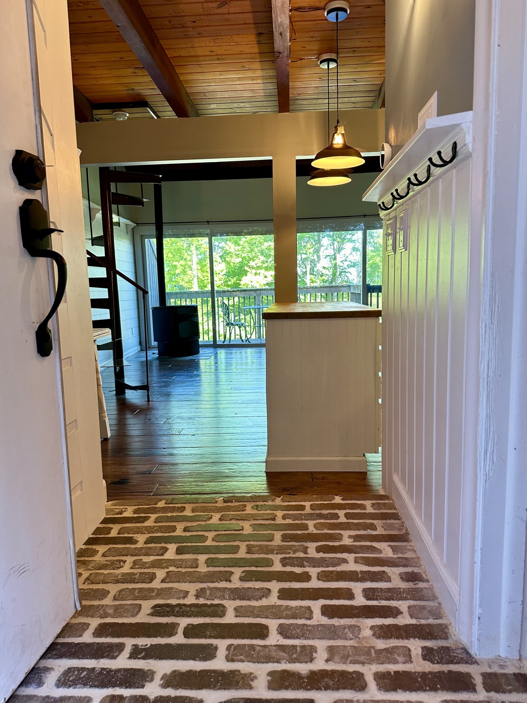15 Country Squire Drive N