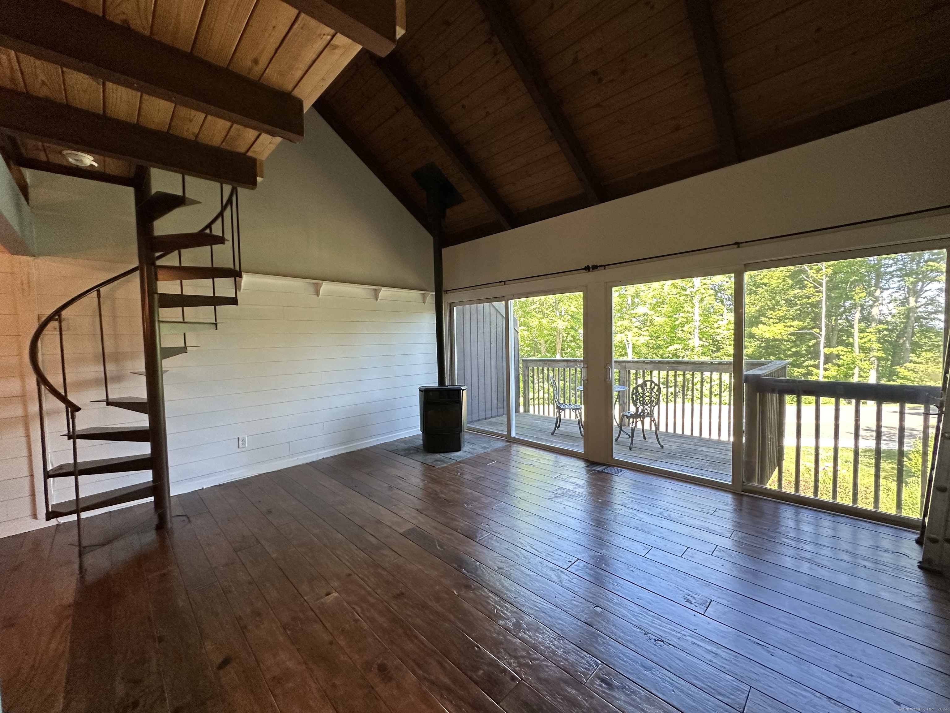 15 Country Squire Drive N