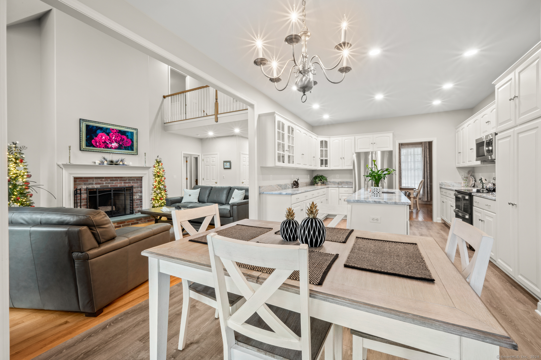 25 Comstock Trail