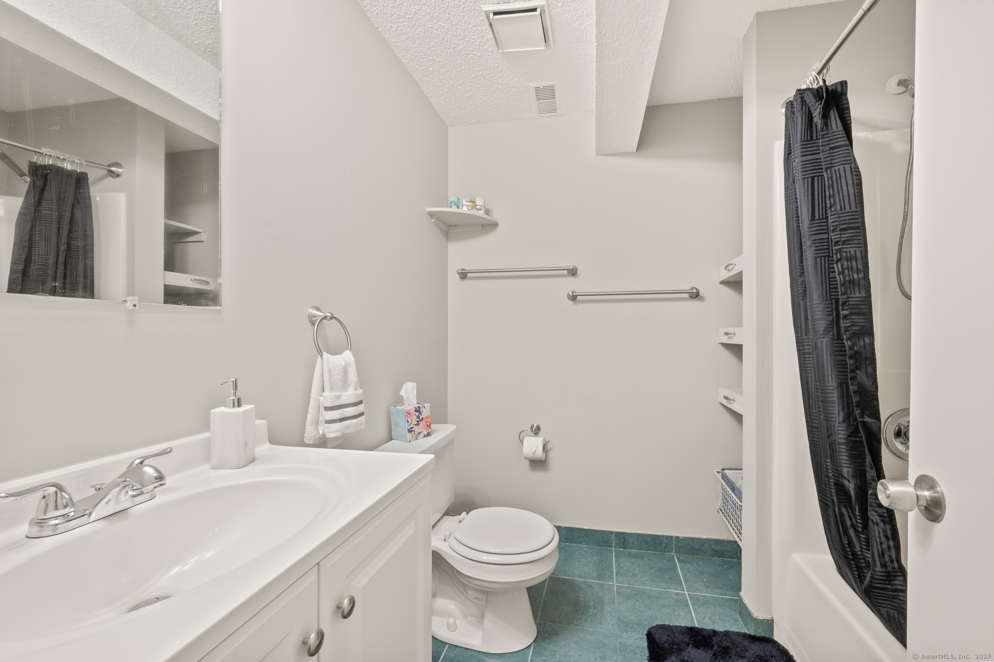 1 Russell Street APT 11