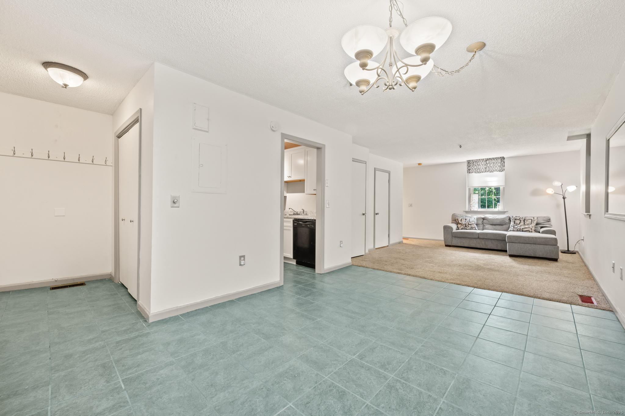 1 Russell Street APT 11