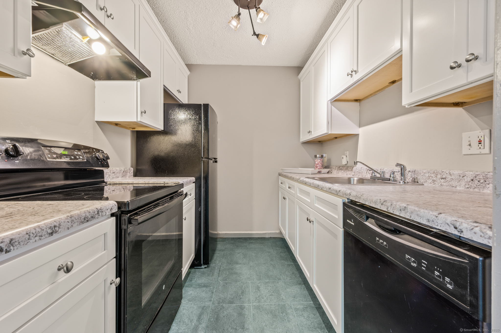 1 Russell Street APT 11