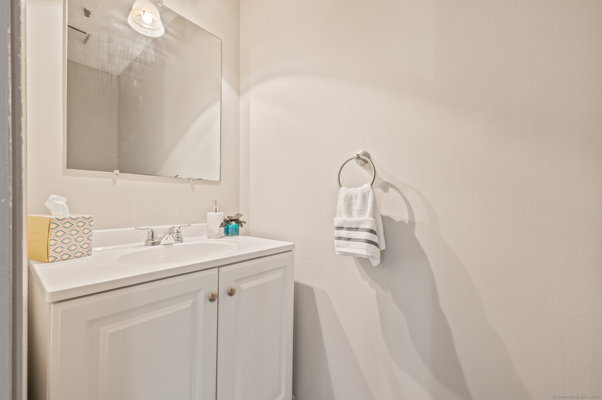 1 Russell Street APT 11