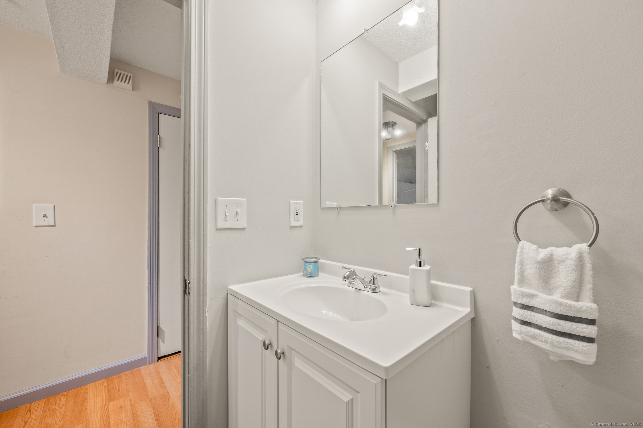 1 Russell Street APT 11